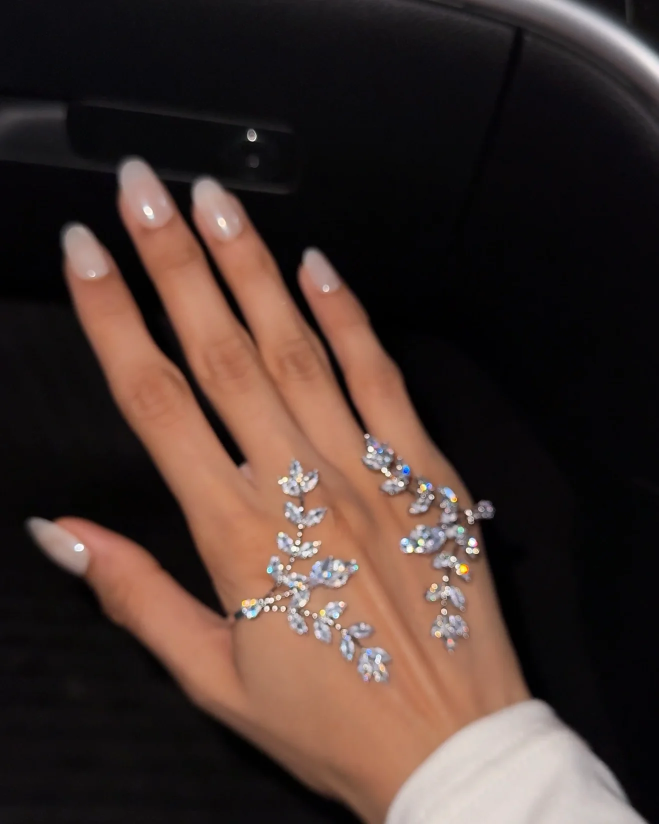 Seraphae Rhinestone Hand Jewellery - Image 5