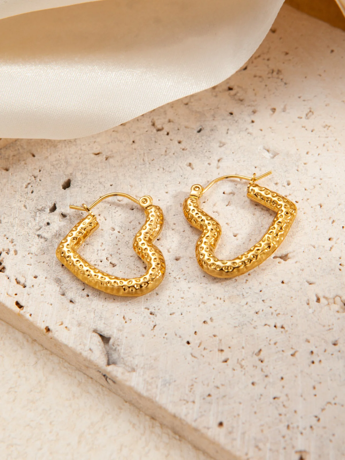 She’s in Love! Earrings - Image 2