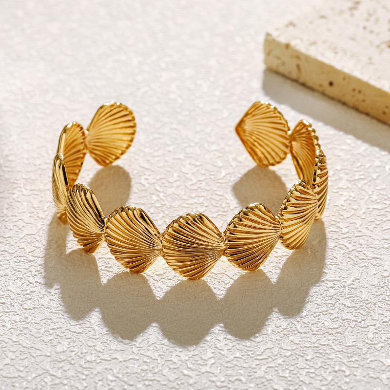 Shell Handcuff - Image 4