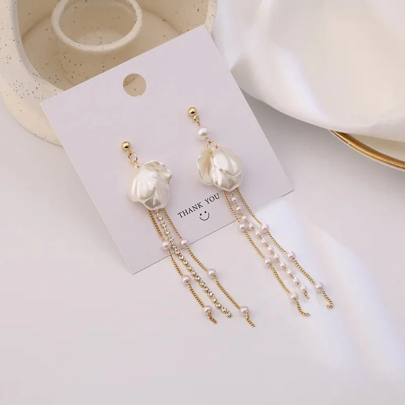 Shell long tassel drop earrings - Image 5