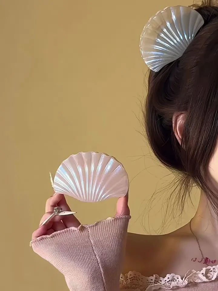 Shell Serenity Hair Clip - Image 2