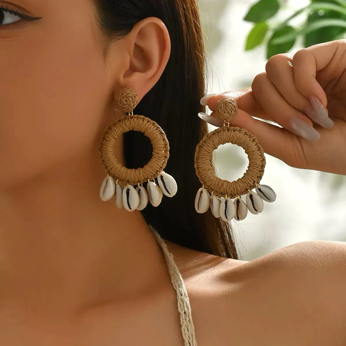 Shell Stunner Earrings - Image 2