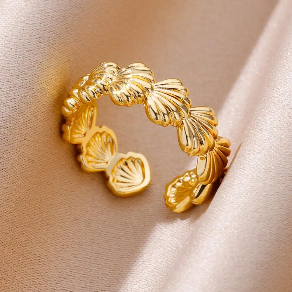 Shells in Sync Gold Ring - Image 4