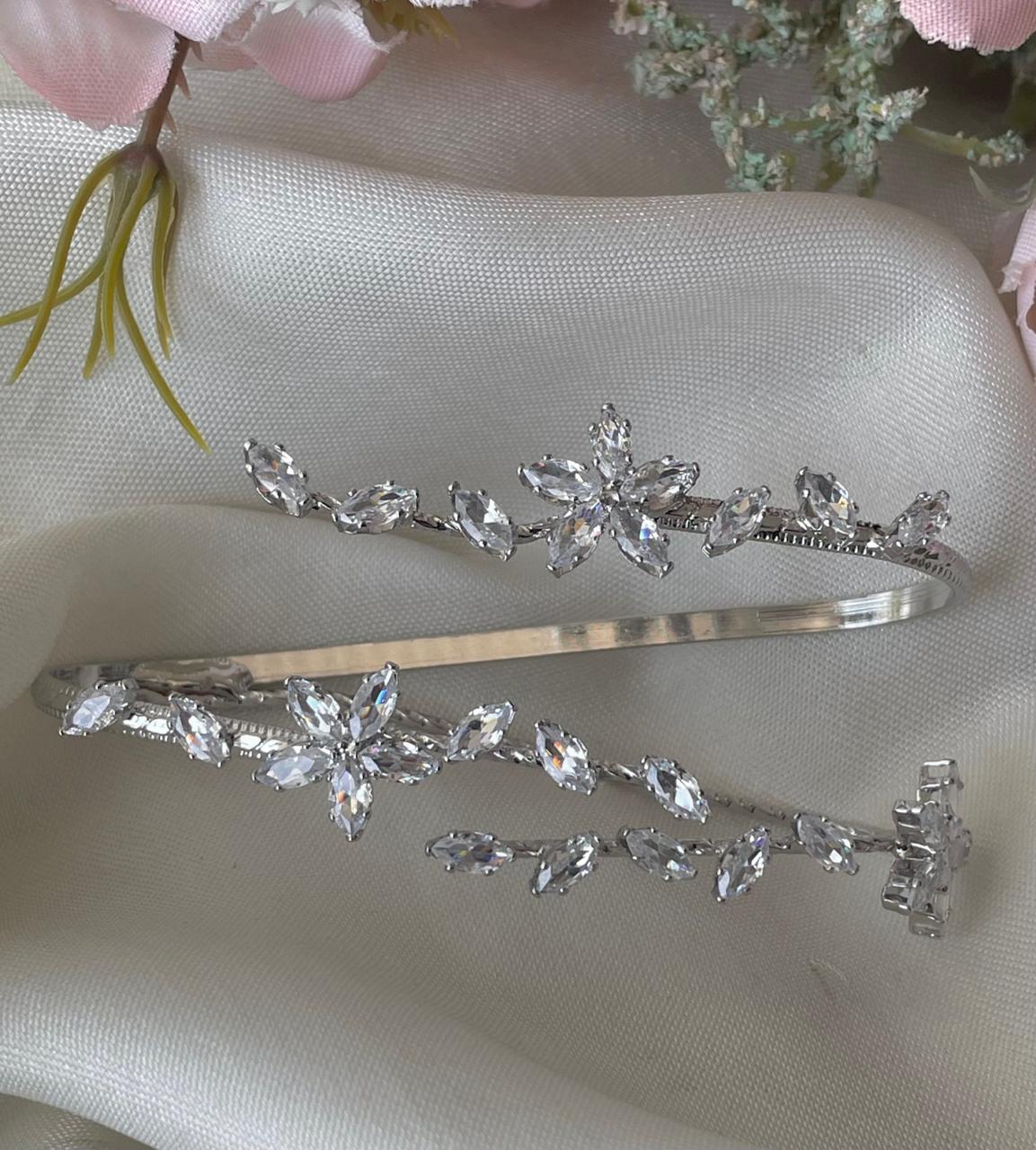 Shimmering Angel Hand Jewellery - Image 5