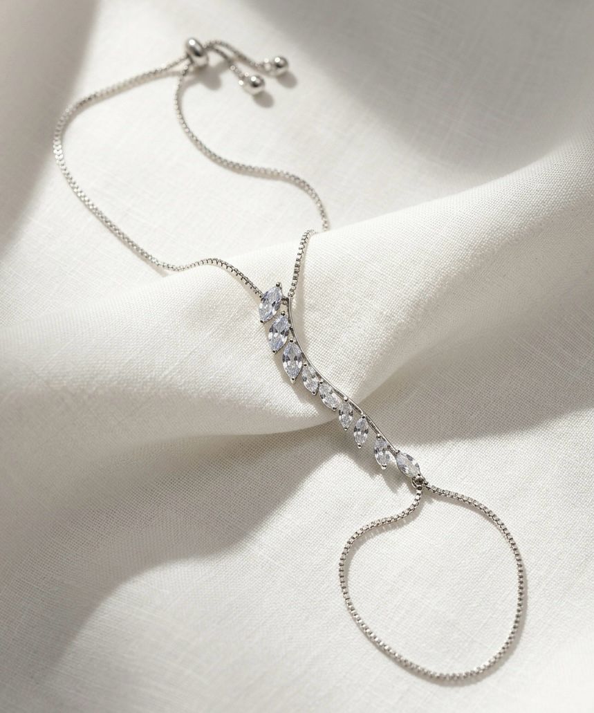 Shimmering Dreamscape Hand Jewellery - Image 3
