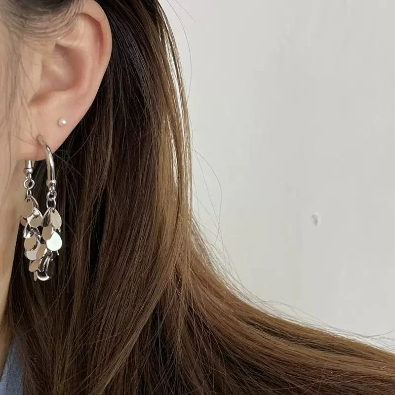 Shimmy Girl! Earrings - Image 3