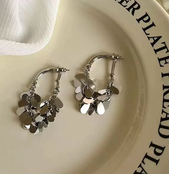 Shimmy Girl! Earrings - Image 4