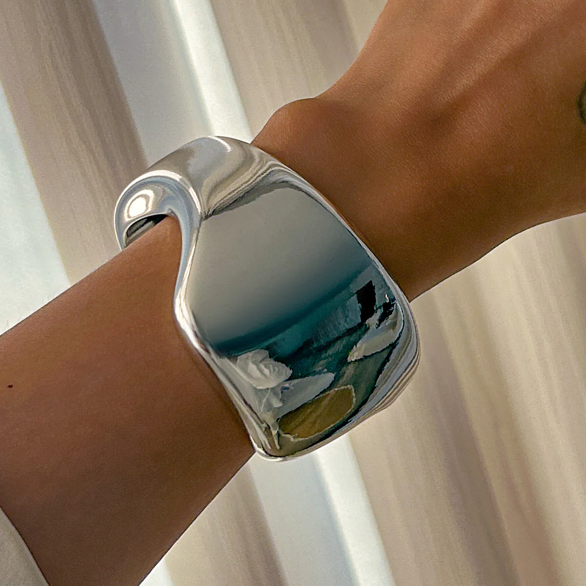 Silver Halo Handcuff - Image 2