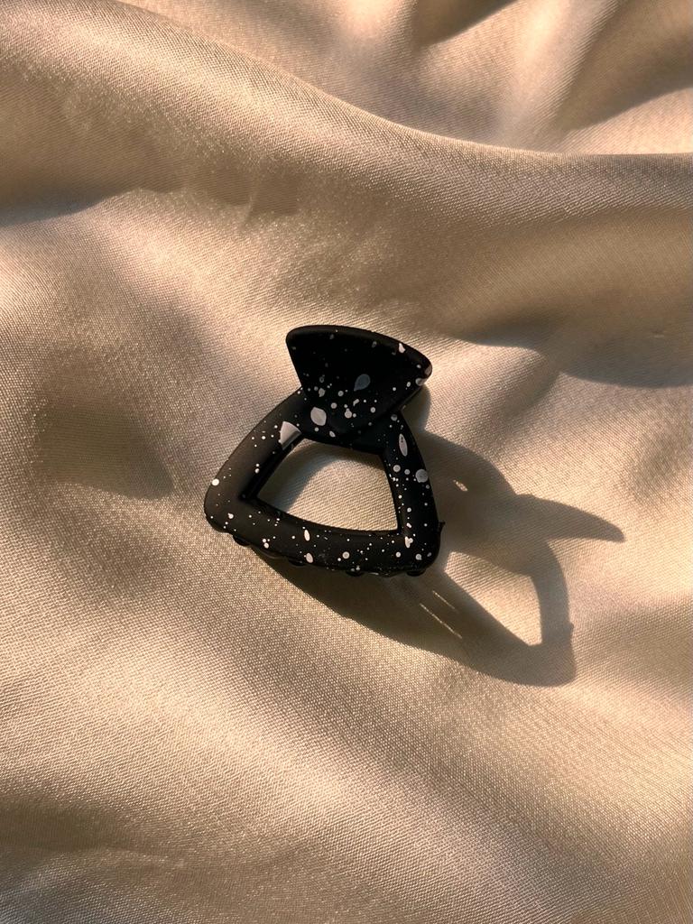 Small Triangular Claw Clutchers - Image 12
