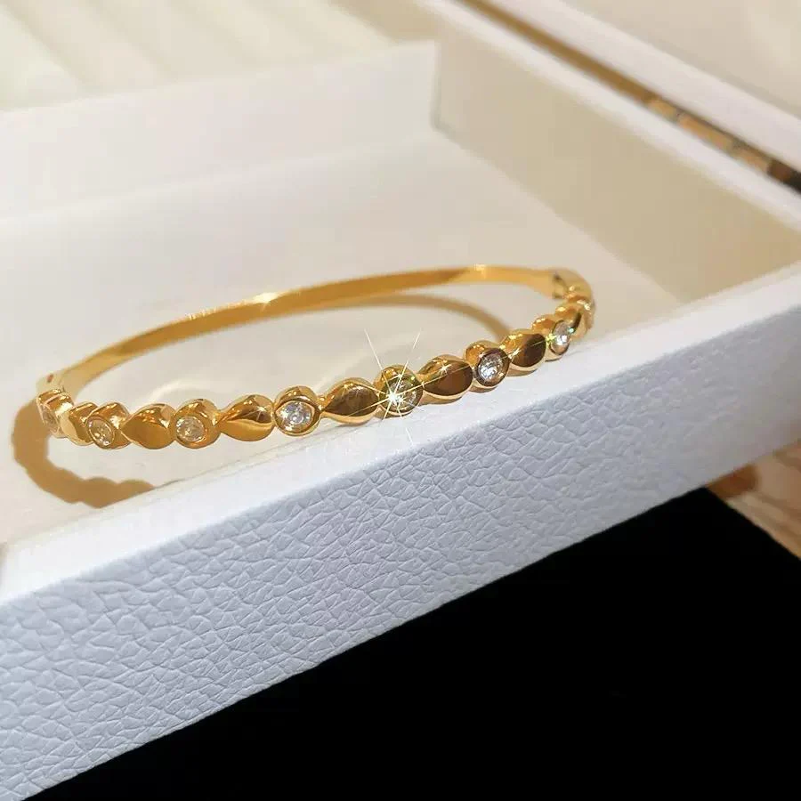 Soft-girl Luxe Bracelet - Image 3