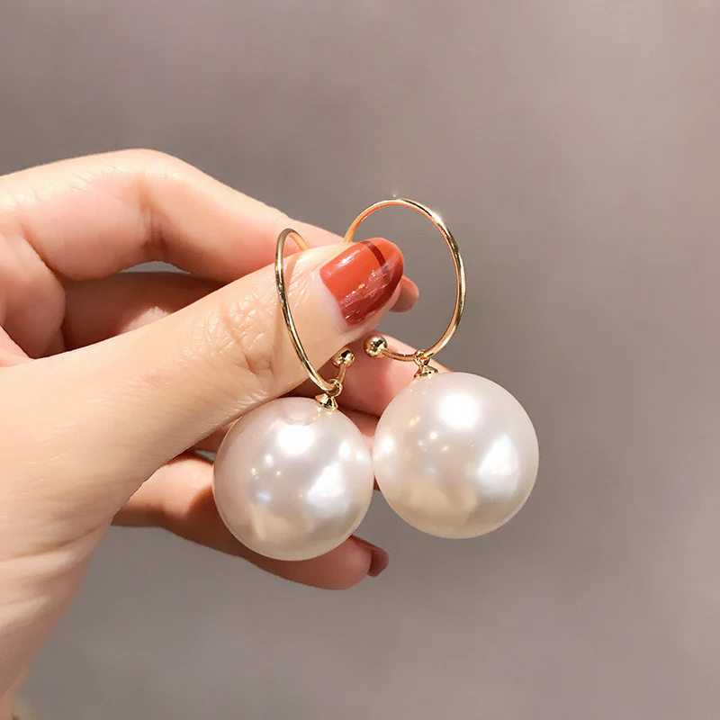 Soirées Pearl Earrings - Image 2