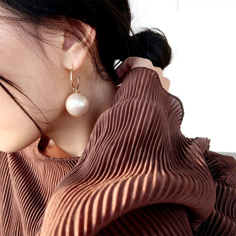 Soirées Pearl Earrings - Image 3