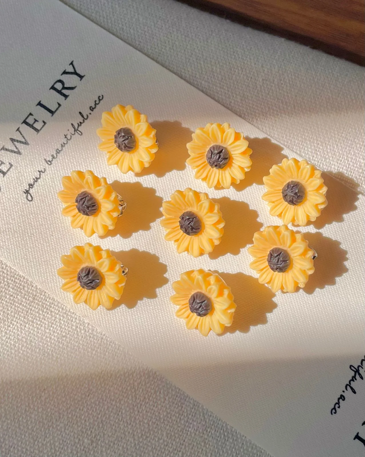 Mini Sunflower hairpins (pack of 8) - Image 4