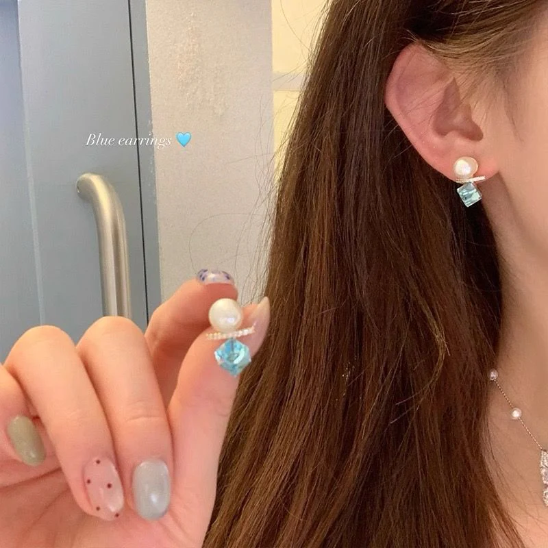 Sparkle of Saphire Earrings - Image 4