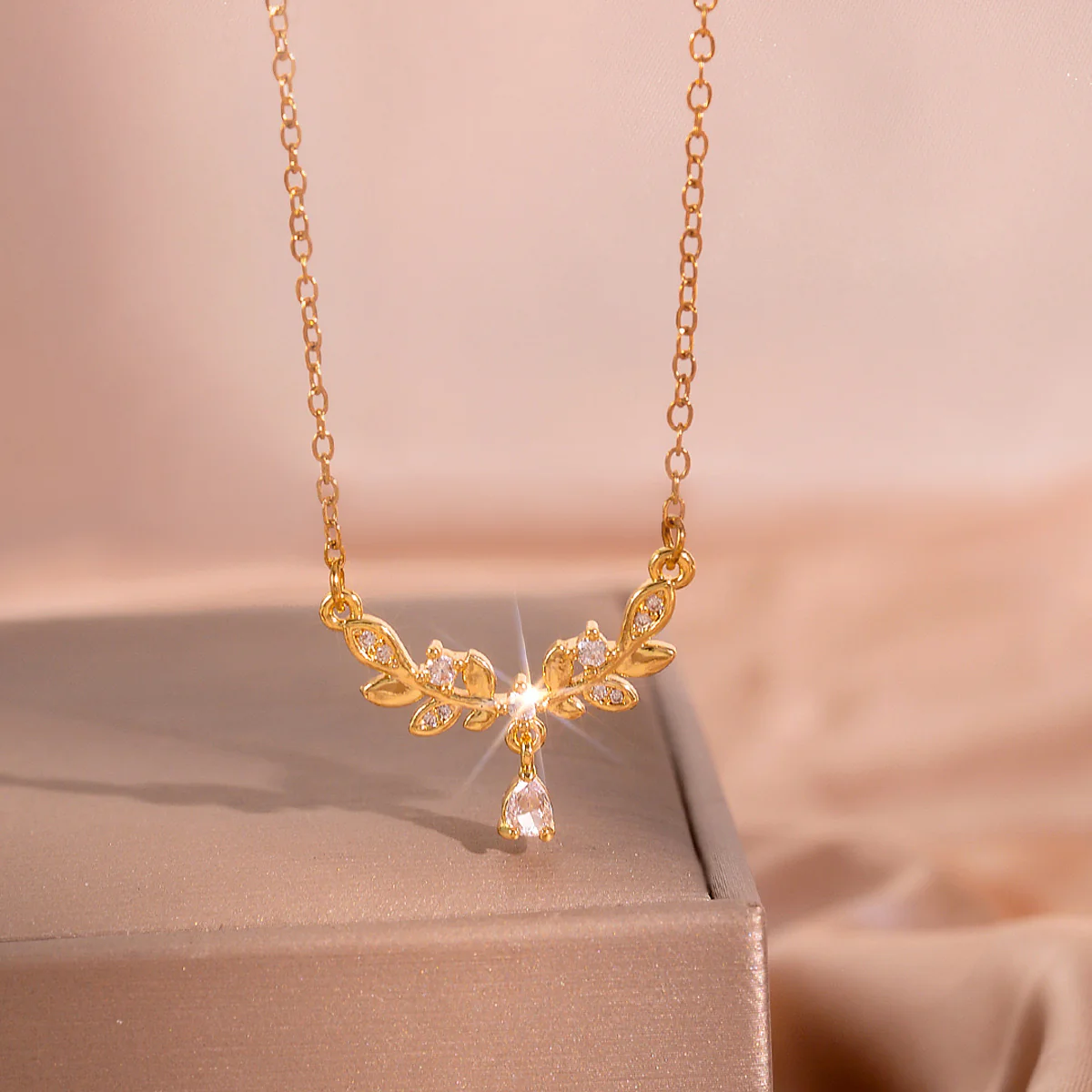 Sparkling Amber Necklace - Image 3