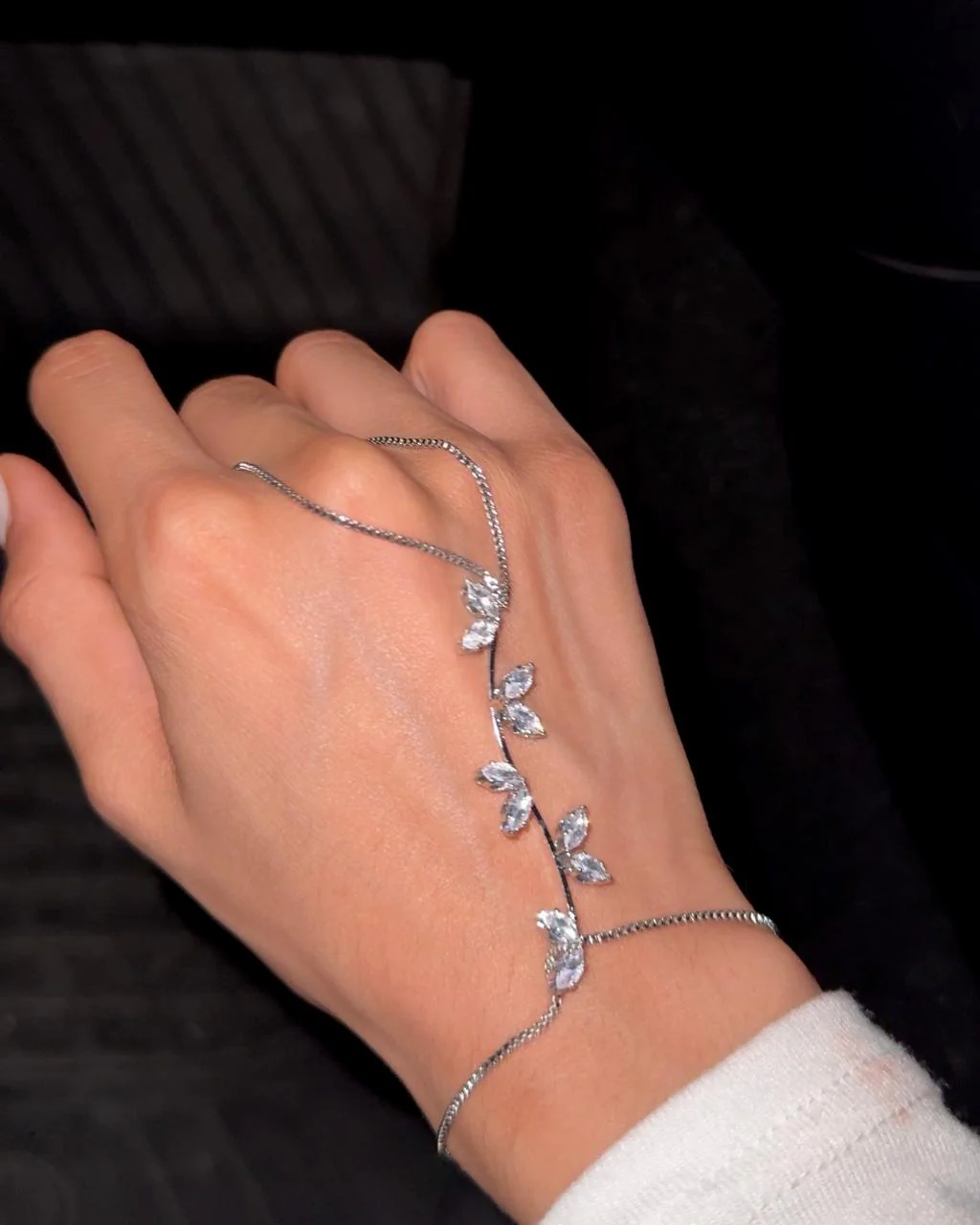 Sparkling Gardenia Hand Jewellery - Image 3