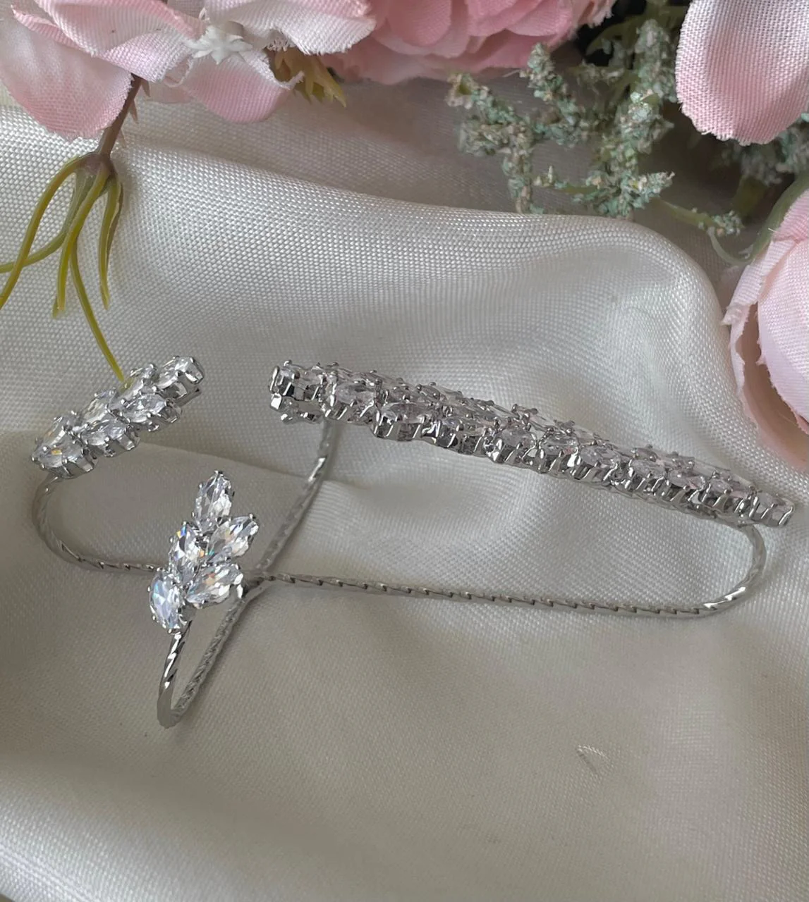 Sparkly Muse Hand Jewellery - Image 2