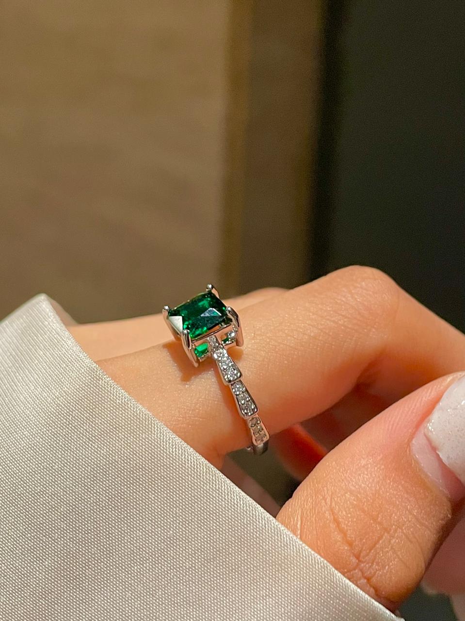 Square cut Ring- green - Image 2