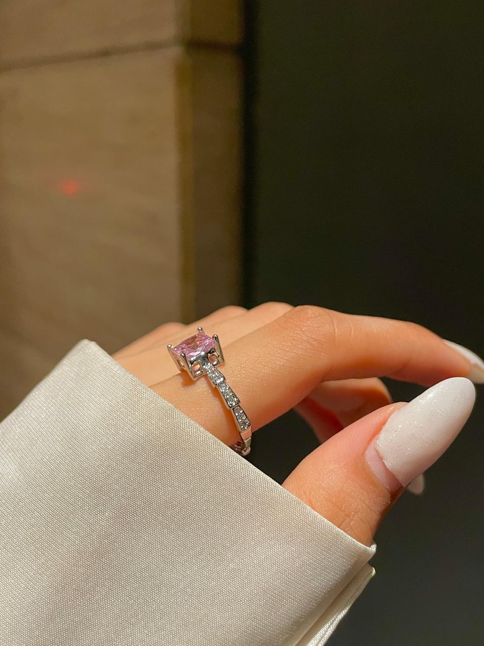 Square cut Ring- pink - Image 4