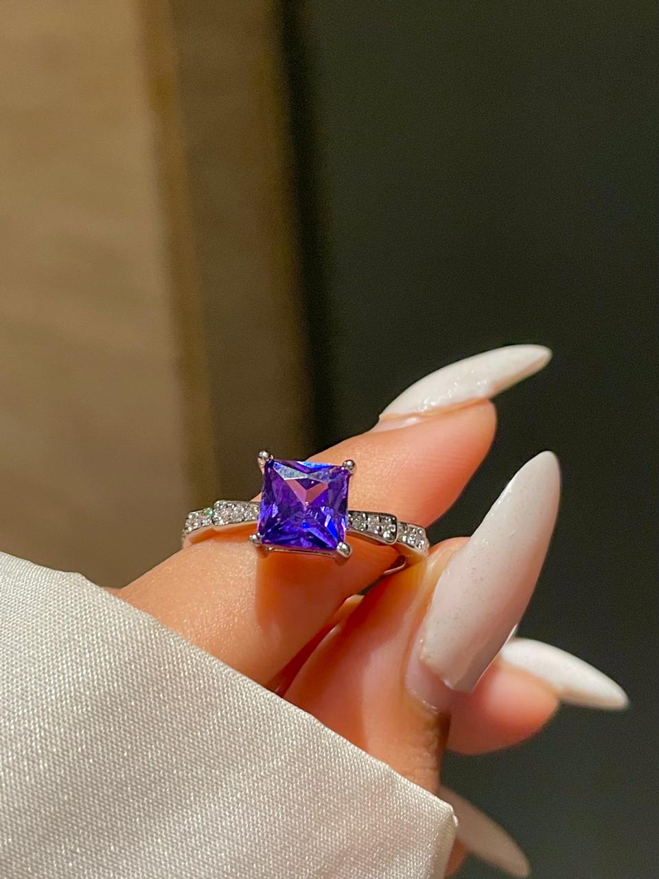 Square cut Ring- purple - Image 3