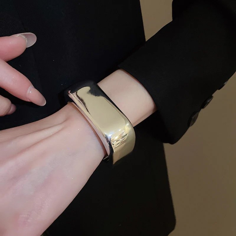 Squared to Perfection Handcuff - Image 2