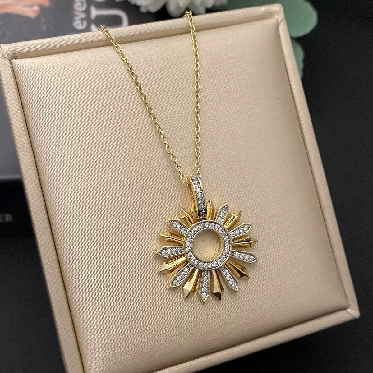 Starlit Round Necklace