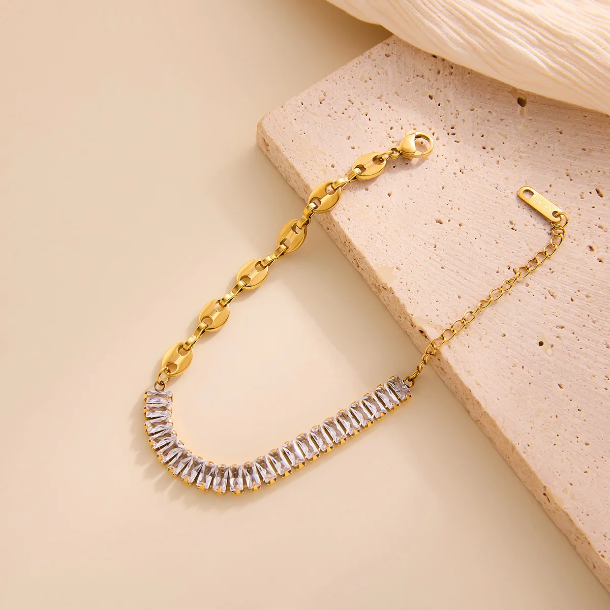Steal the Spotlight Bracelet - Image 3