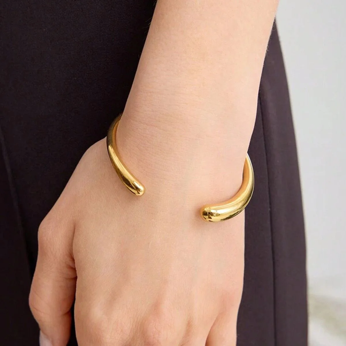 Subtle Strand Gold Bracelet - Image 2