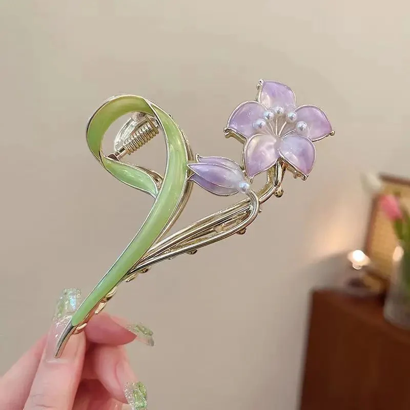 Summer Floral Claw Clutcher - Image 3