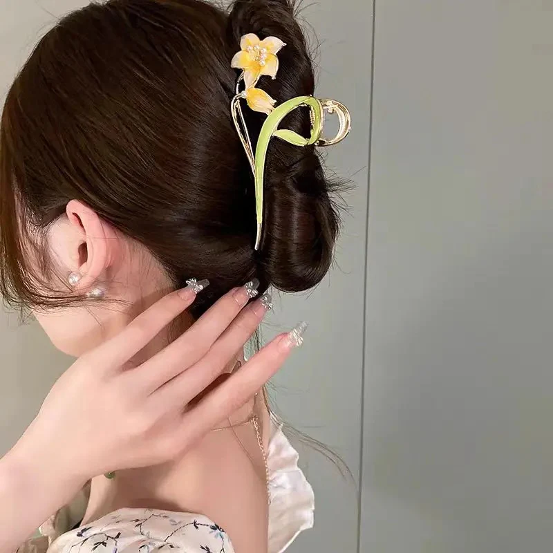 Summer Floral Claw Clutcher - Image 6