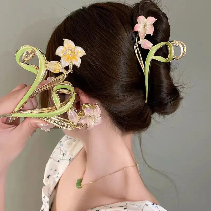 Summer Floral Claw Clutcher - Image 7