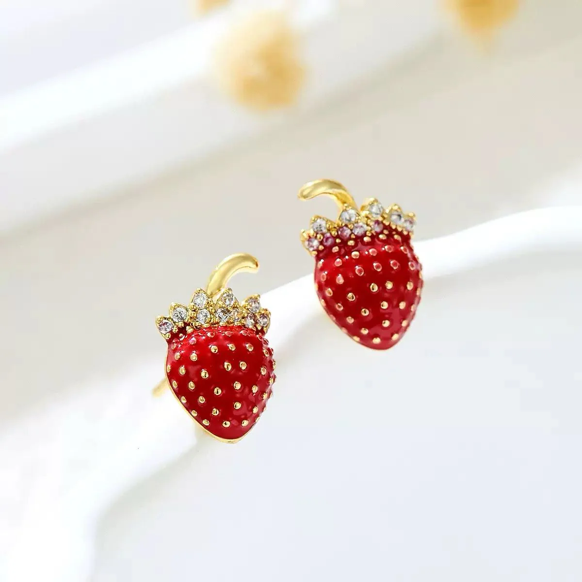 Sunmer Muse Strawberry Earrings