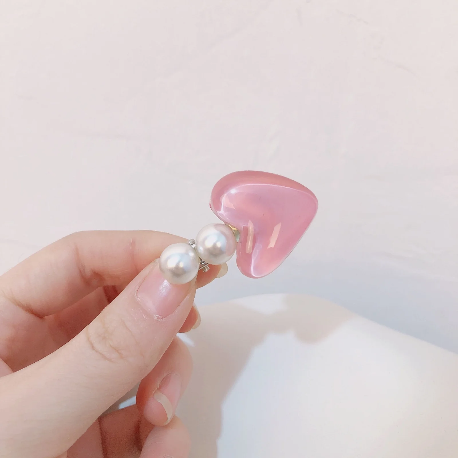 Sweetheart Pearls Hair Clip - Image 2