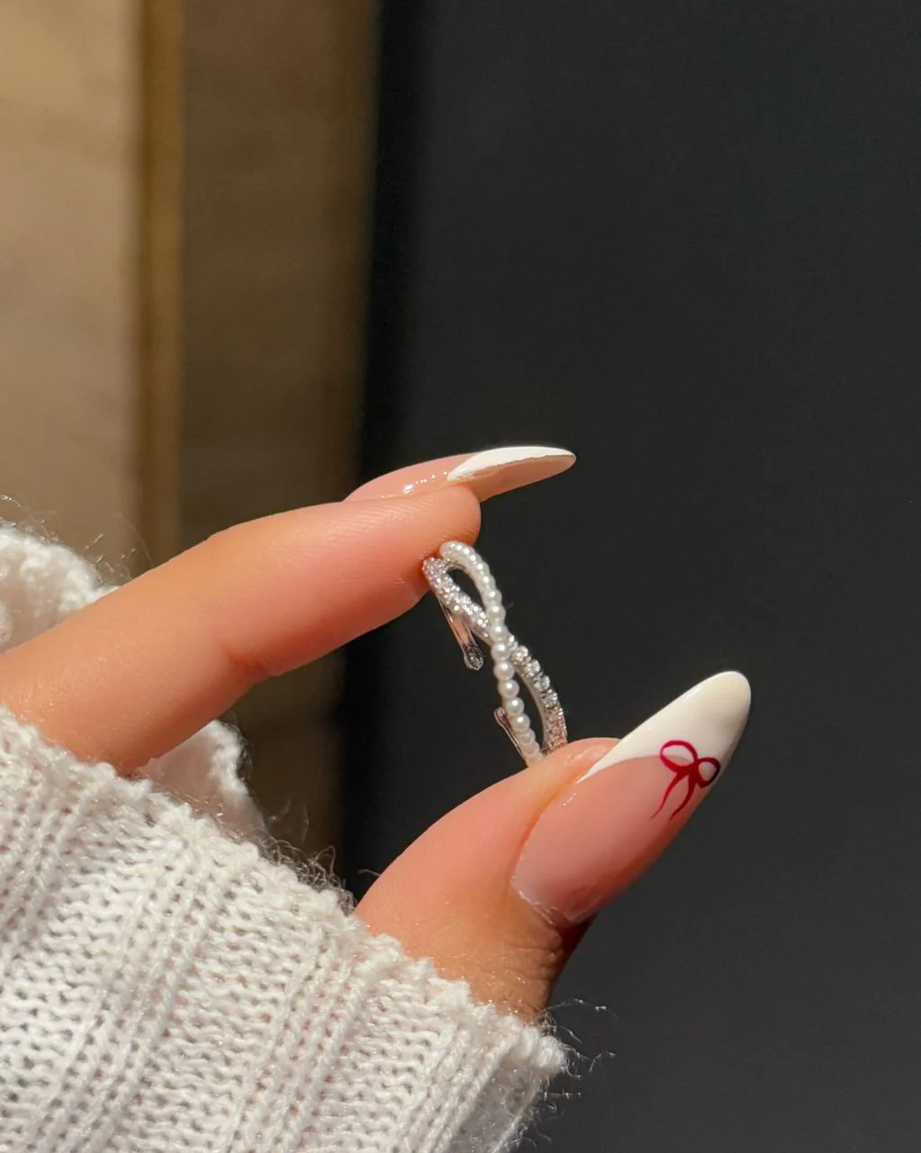 Swirl around Pearl Detailed Ring - Image 2