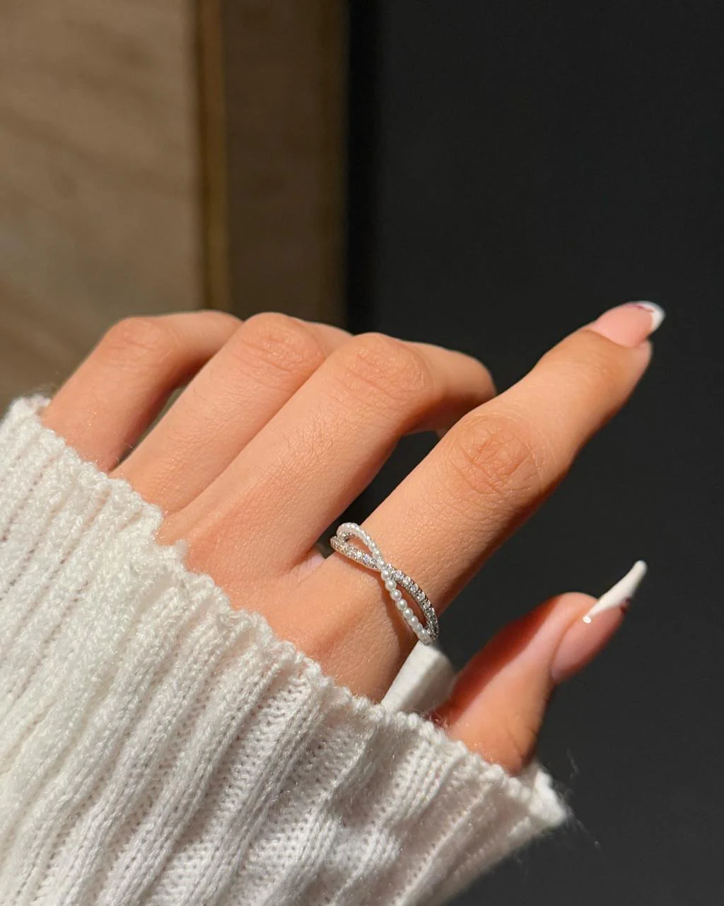 Swirl around Pearl Detailed Ring - Image 3