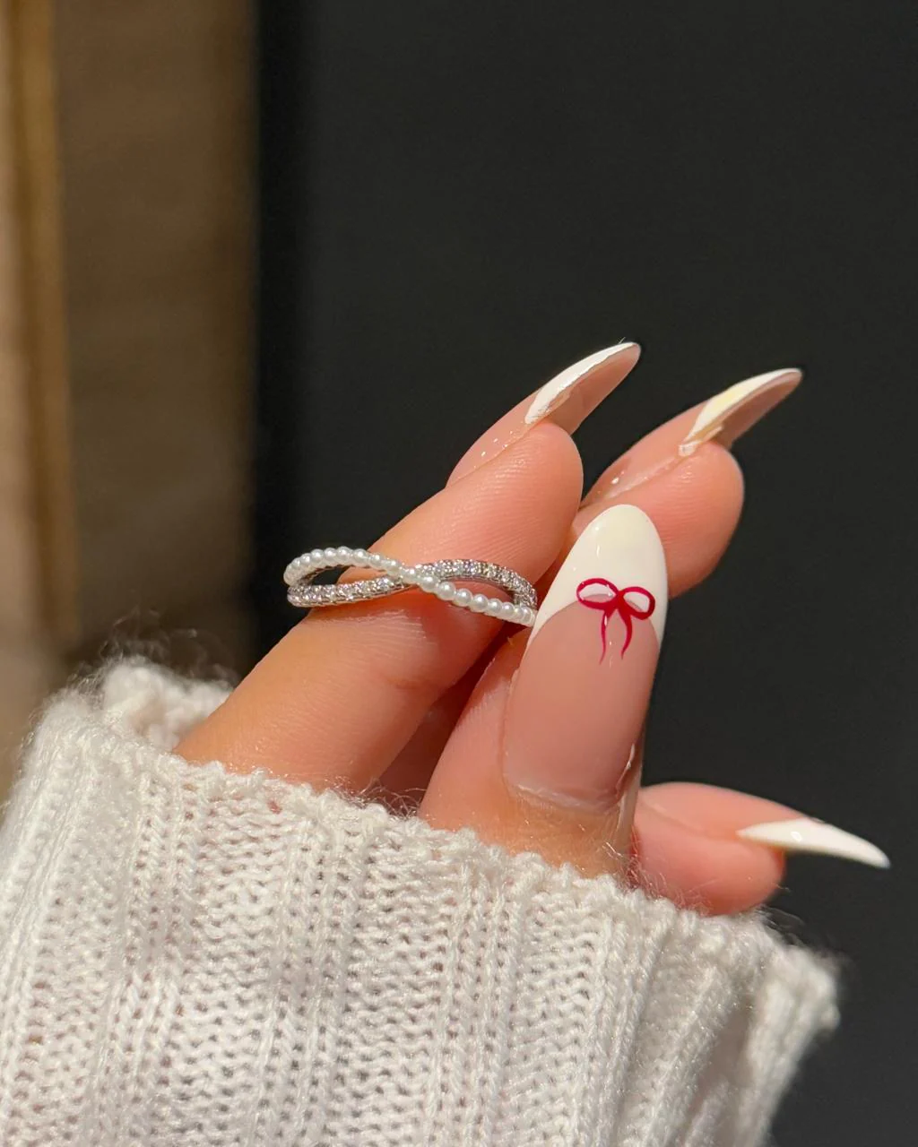 Swirl around Pearl Detailed Ring - Image 4