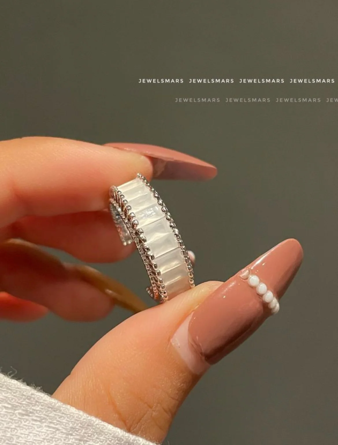 Taylor Ring Band- white
