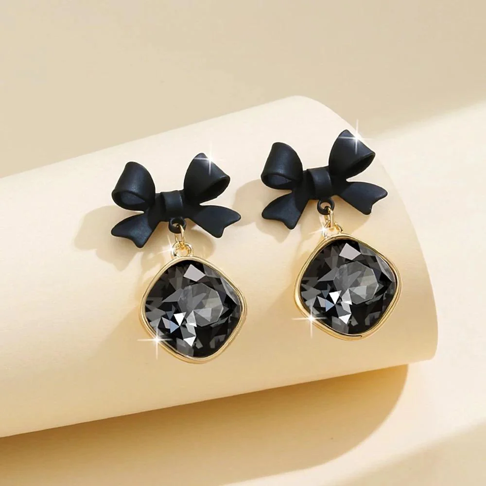 The Black Bow Earrings - Image 3
