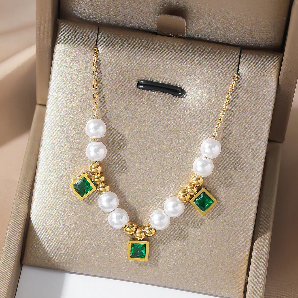 The Glam Dreamland Necklace - Image 3