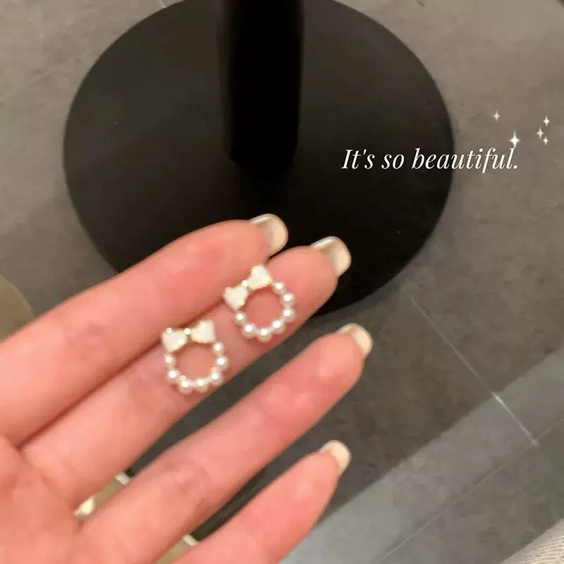 The Little Bow Earrings - Image 4