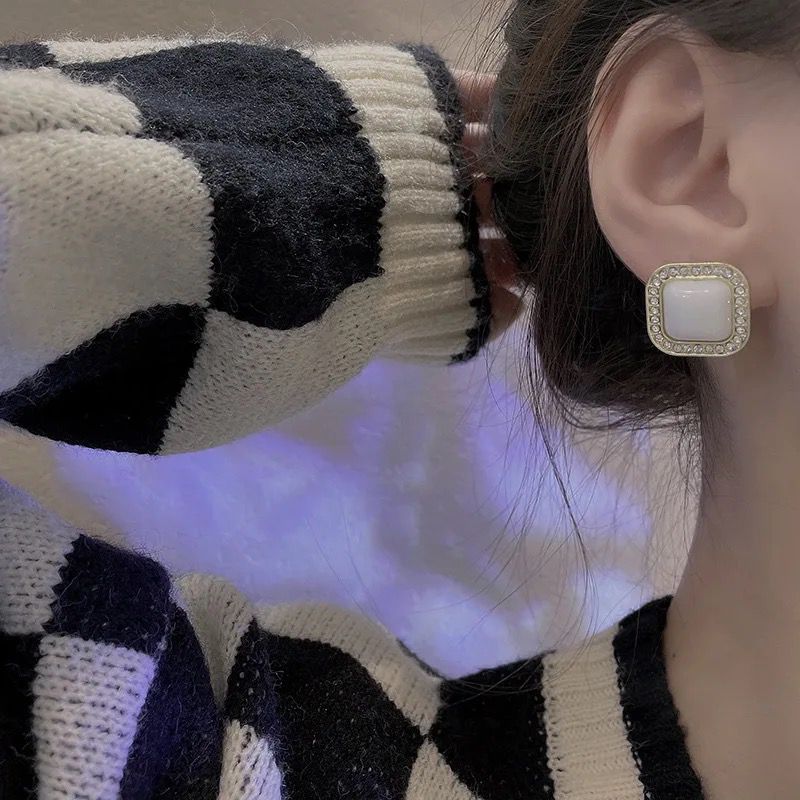 The Pearly Studs - Image 3