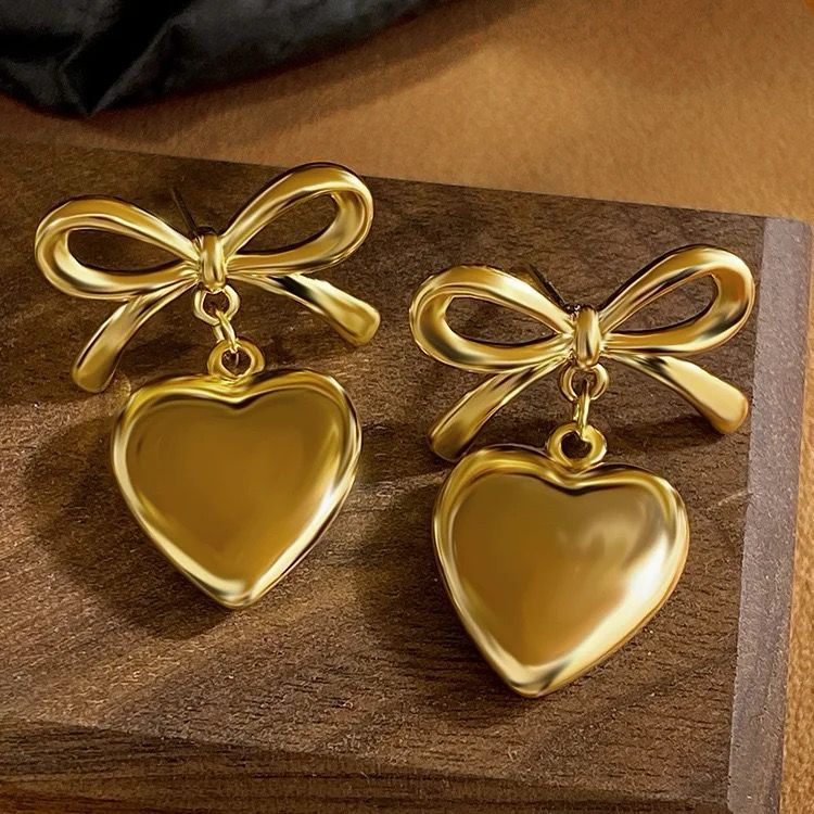 The season of Bow Earrings - Image 2