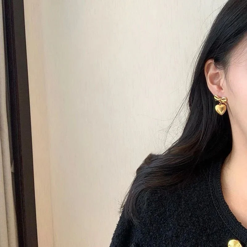 The season of Bow Earrings - Image 4