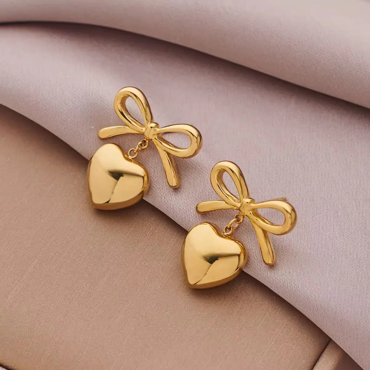 The Season of Bow Earrings [stainless steel] - Image 5