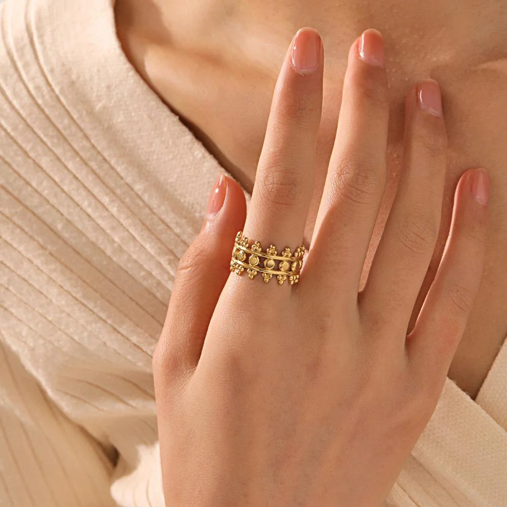 Throne of Gold Ring - Image 3