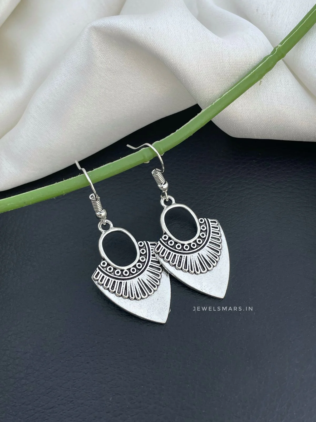 Tiny earrings - Image 2