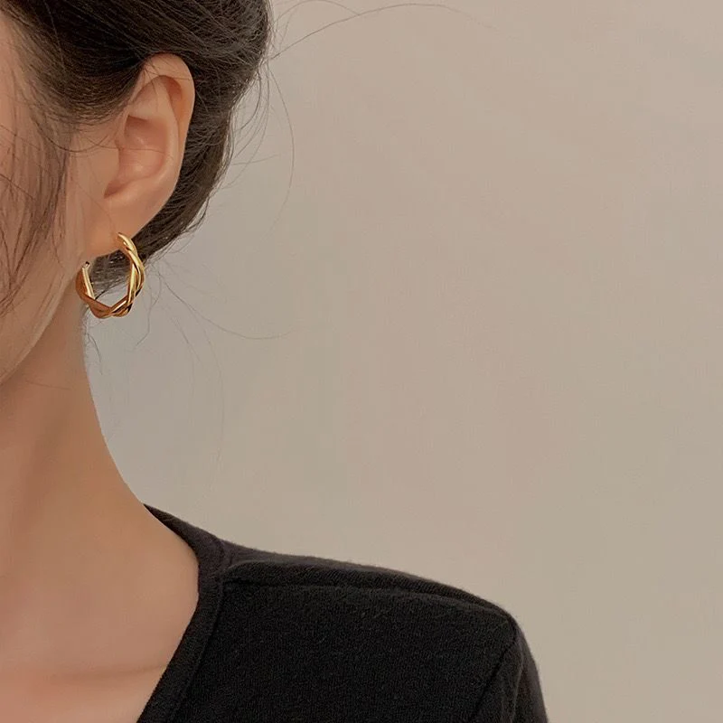 Tiny twisted Hoops - Image 2
