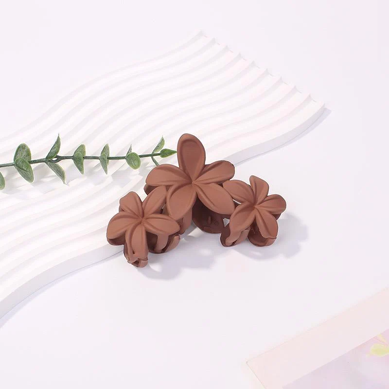 Triple Flower Hair Claws- matte - Image 5