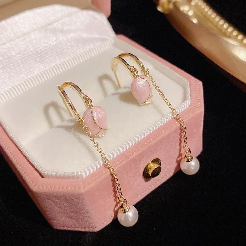 Tulip Chain Drop Earrings - Image 3