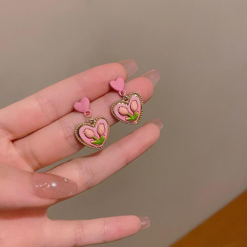 Tulip Heart Earrings - Image 5